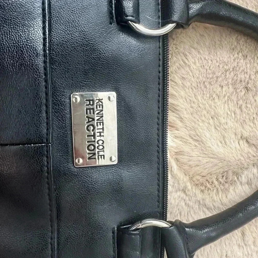 Kenneth Cole Reaction black leather Purse - Picture 2 of 10